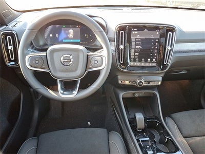 2026 Volvo XC40 B5 Ultra Black Edition