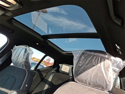 2026 Volvo XC40 B5 Ultra Black Edition