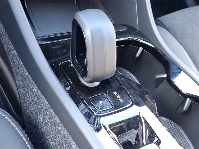 2026 Volvo XC40 B5 Ultra Black Edition