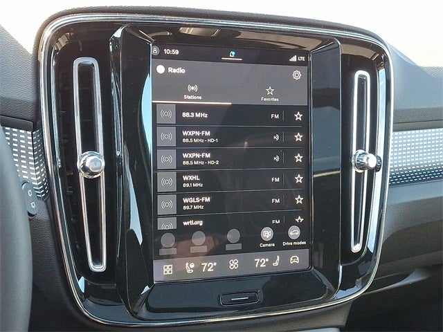 2026 Volvo XC40 B5 Ultra Black Edition