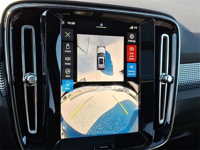 2026 Volvo XC40 B5 Ultra Black Edition