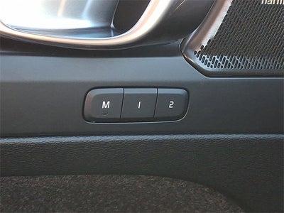 2026 Volvo XC40 B5 Ultra Black Edition