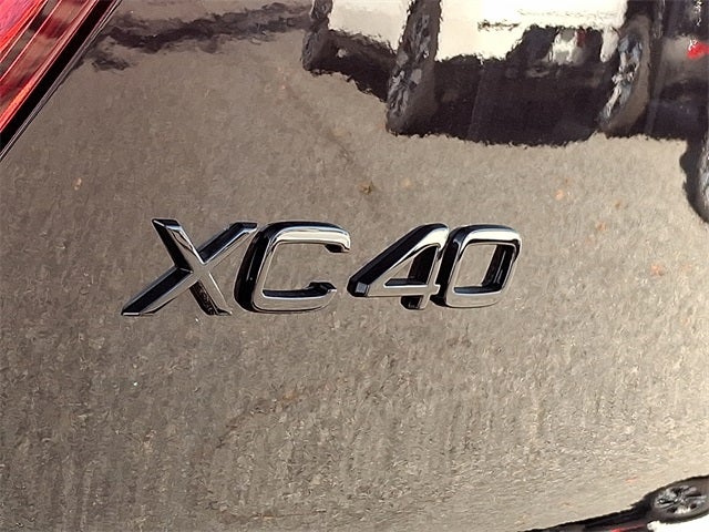 2026 Volvo XC40 B5 Ultra Black Edition