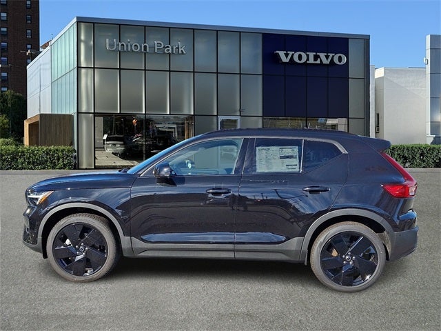 2026 Volvo XC40 B5 Ultra Black Edition