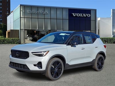 2026 Volvo XC40 B5 Ultra Black Edition