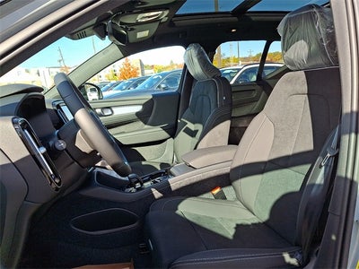 2026 Volvo XC40 B5 Ultra Black Edition