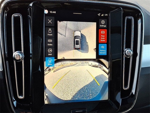 2026 Volvo XC40 B5 Ultra Black Edition