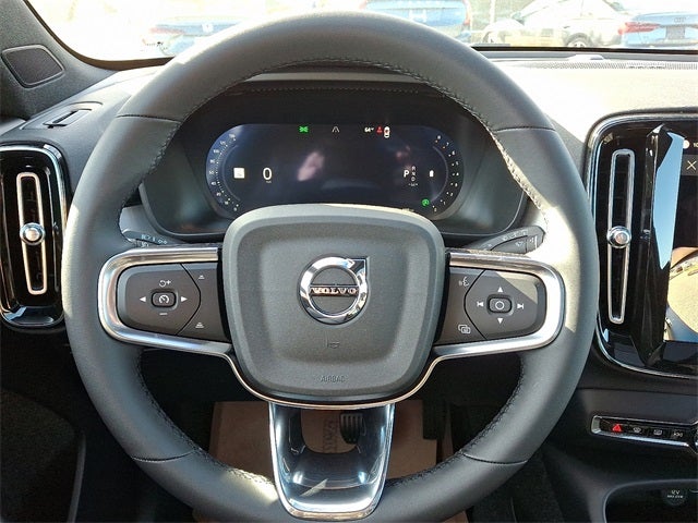 2026 Volvo XC40 B5 Ultra Black Edition