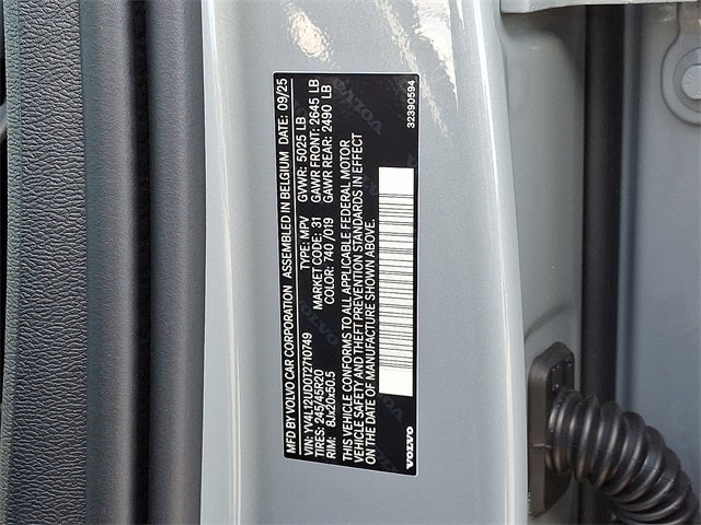 2026 Volvo XC40 B5 Ultra Black Edition