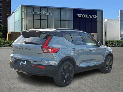 2026 Volvo XC40 B5 Ultra Black Edition