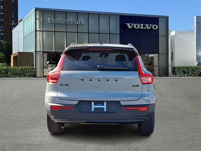 2026 Volvo XC40 B5 Ultra Black Edition