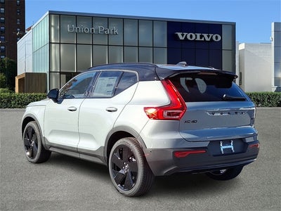 2026 Volvo XC40 B5 Ultra Black Edition