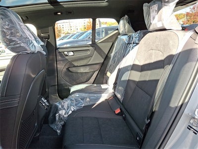 2026 Volvo XC40 B5 Ultra Black Edition