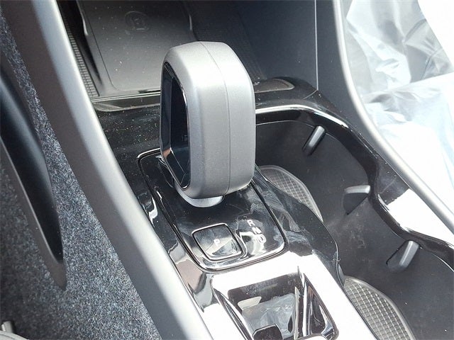 2026 Volvo XC40 B5 Ultra Black Edition