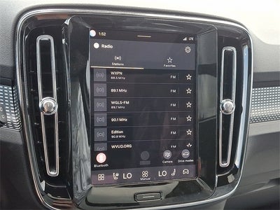 2026 Volvo XC40 B5 Ultra Black Edition