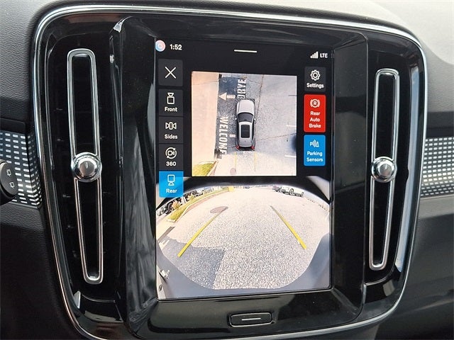 2026 Volvo XC40 B5 Ultra Black Edition