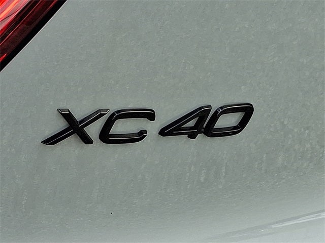 2026 Volvo XC40 B5 Ultra Black Edition