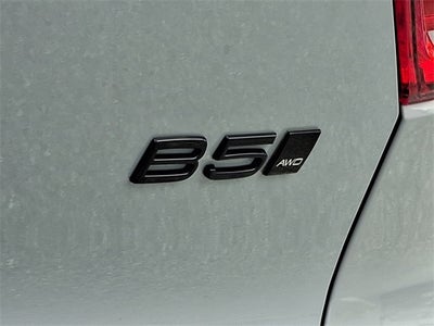 2026 Volvo XC40 B5 Ultra Black Edition