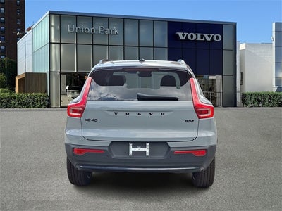 2026 Volvo XC40 B5 Ultra Black Edition