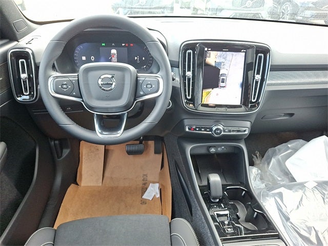 2026 Volvo XC40 B5 Ultra Black Edition