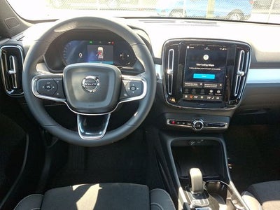 2026 Volvo XC40 B5 Ultra Black Edition