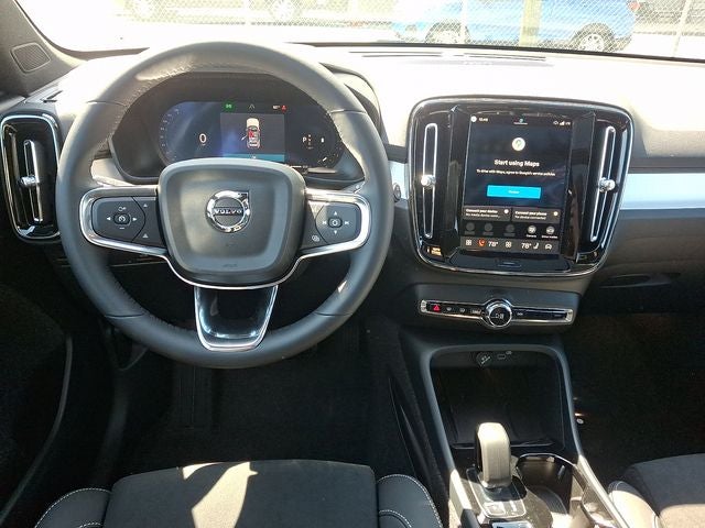 2026 Volvo XC40 B5 Ultra Black Edition