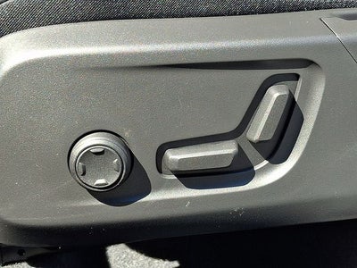 2026 Volvo XC40 B5 Ultra Black Edition