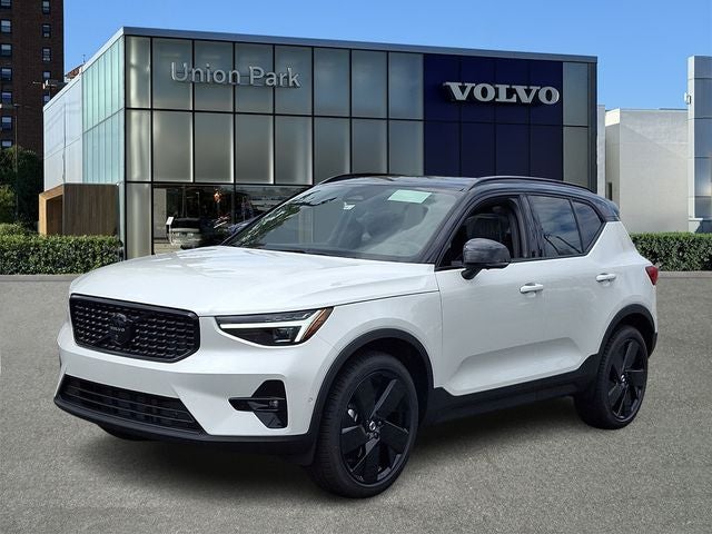 2026 Volvo XC40 B5 Ultra Black Edition