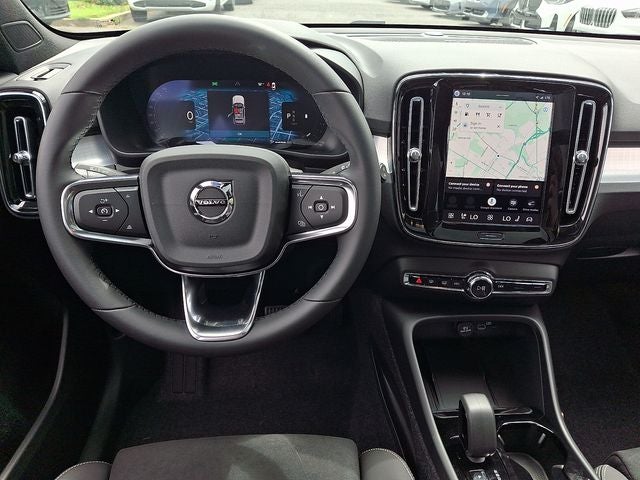 2026 Volvo XC40 B5 Ultra Black Edition