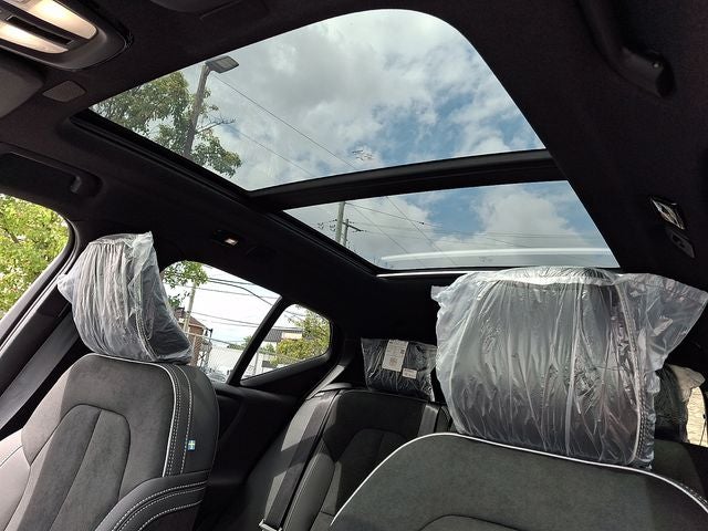 2026 Volvo XC40 B5 Ultra Black Edition