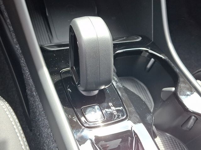 2026 Volvo XC40 B5 Ultra Black Edition