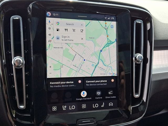 2026 Volvo XC40 B5 Ultra Black Edition
