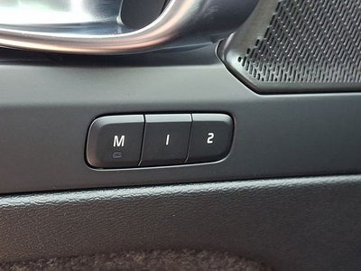 2026 Volvo XC40 B5 Ultra Black Edition