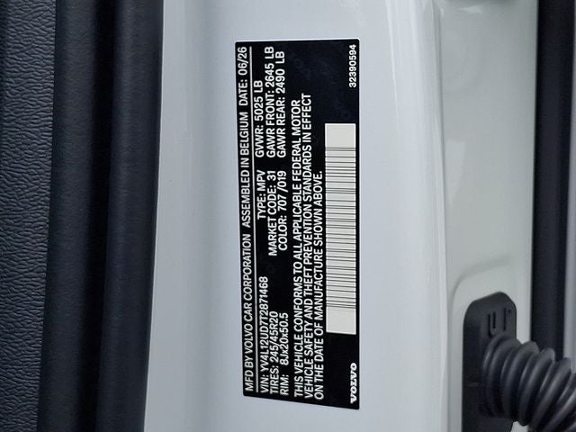 2026 Volvo XC40 B5 Ultra Black Edition