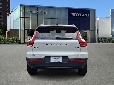 2026 Volvo XC40 B5 Ultra Black Edition