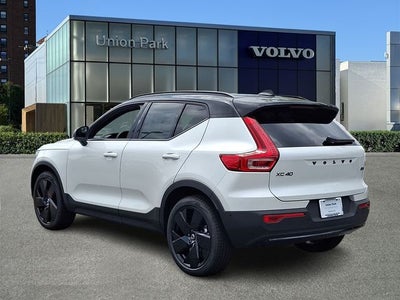 2026 Volvo XC40 B5 Ultra Black Edition