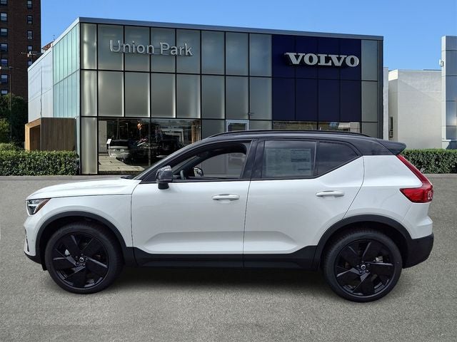 2026 Volvo XC40 B5 Ultra Black Edition