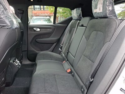 2026 Volvo XC40 B5 Ultra Black Edition
