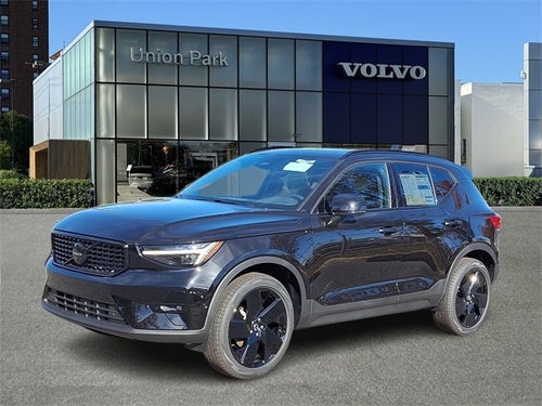 2026 Volvo XC40 B5 Ultra Black Edition