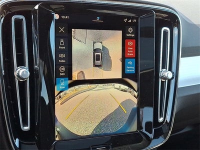 2026 Volvo XC40 B5 Ultra Black Edition