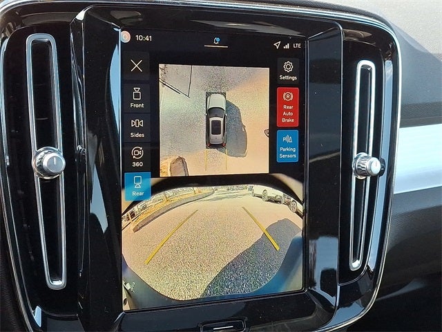 2026 Volvo XC40 B5 Ultra Black Edition