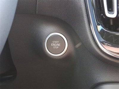 2026 Volvo XC40 B5 Ultra Black Edition