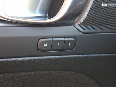 2026 Volvo XC40 B5 Ultra Black Edition