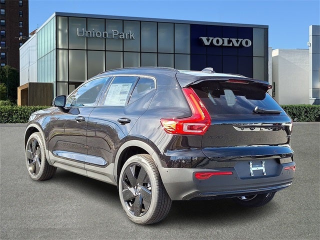 2026 Volvo XC40 B5 Ultra Black Edition