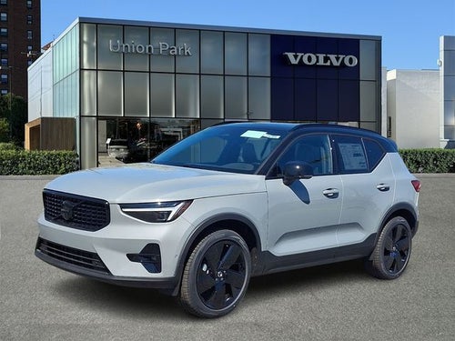 2026 Volvo XC40 B5 Ultra Black Edition