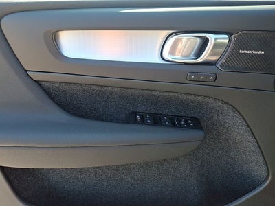 2026 Volvo XC40 B5 Ultra Black Edition