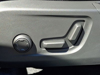 2026 Volvo XC40 B5 Ultra Black Edition