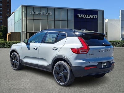 2026 Volvo XC40 B5 Ultra Black Edition