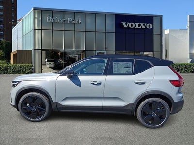 2026 Volvo XC40 B5 Ultra Black Edition