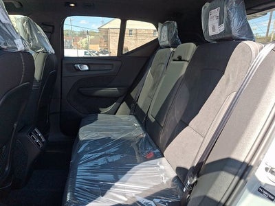 2026 Volvo XC40 B5 Ultra Black Edition